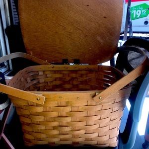 Vintage picnic basket 🧺